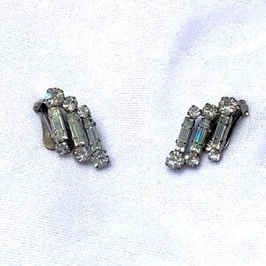 Vintage Clear Rhinestone Clip Earrings